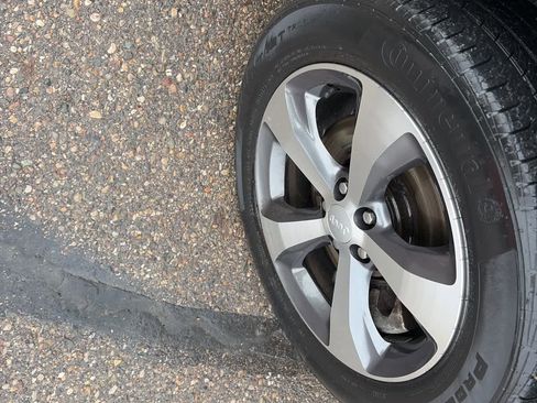 Used 2021 Jeep Cherokee Limited image 10