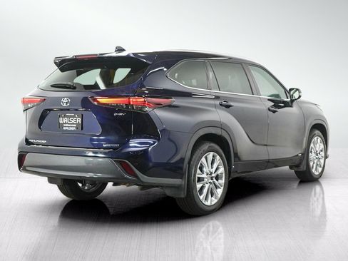 Used 2026 Toyota Highlander Limited AWD/4WD image 5
