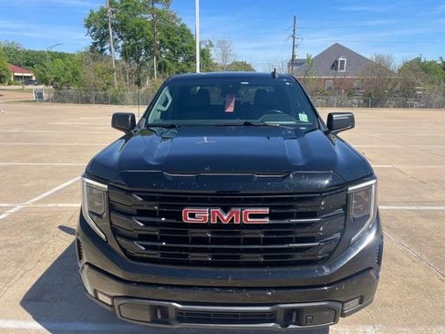 Used 2022 GMC Sierra 1500 Elevation w/ X31 Off-Road Package AWD/4WD image 2