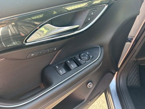 Used 2022 Buick Envision Essence w/ Sport Touring Package image 14