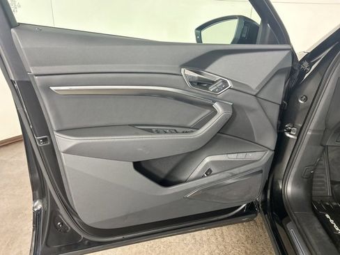 Used 2024 Audi Q8 e-tron Premium Plus w/ Premium Plus Package image 21