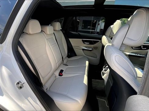 Used 2026 Mercedes-Benz GLC 300 4MATIC image 27