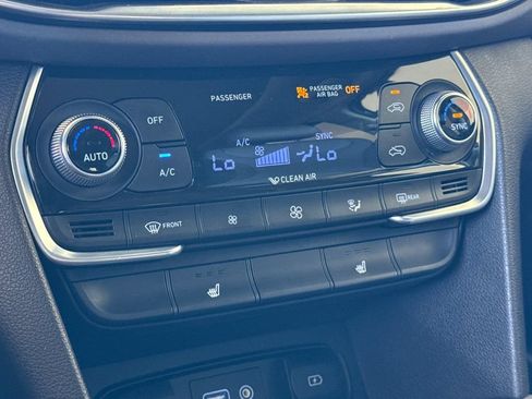 Used 2019 Hyundai Santa Fe Limited FWD image 18