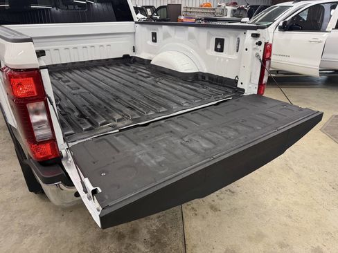 Used 2020 Ford F350 Lariat w/ Chrome Package image 46