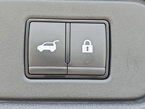 Used 2025 Nissan Pathfinder SV FWD image 14