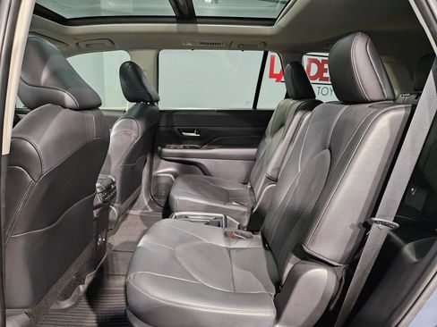 Used 2024 Toyota Grand Highlander AWD image 36