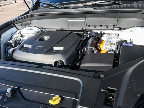 New 2026 Volvo XC90 T8 Plus w/ Protection Package Premier image 34