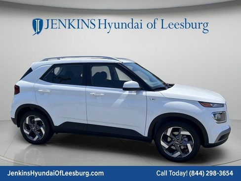 New 2026 Hyundai Venue SEL FWD image 2