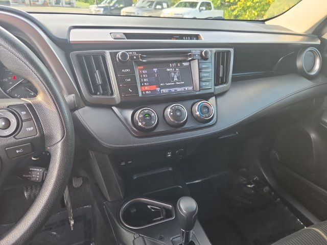 Used 2018 Toyota RAV4 LE w/ All Weather Liner Package AWD/4WD image 15