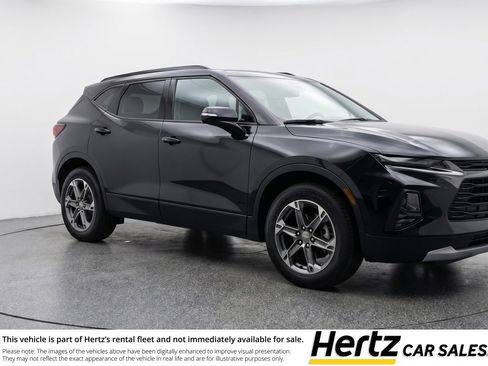 Used 2025 Chevrolet Blazer LT FWD image 1