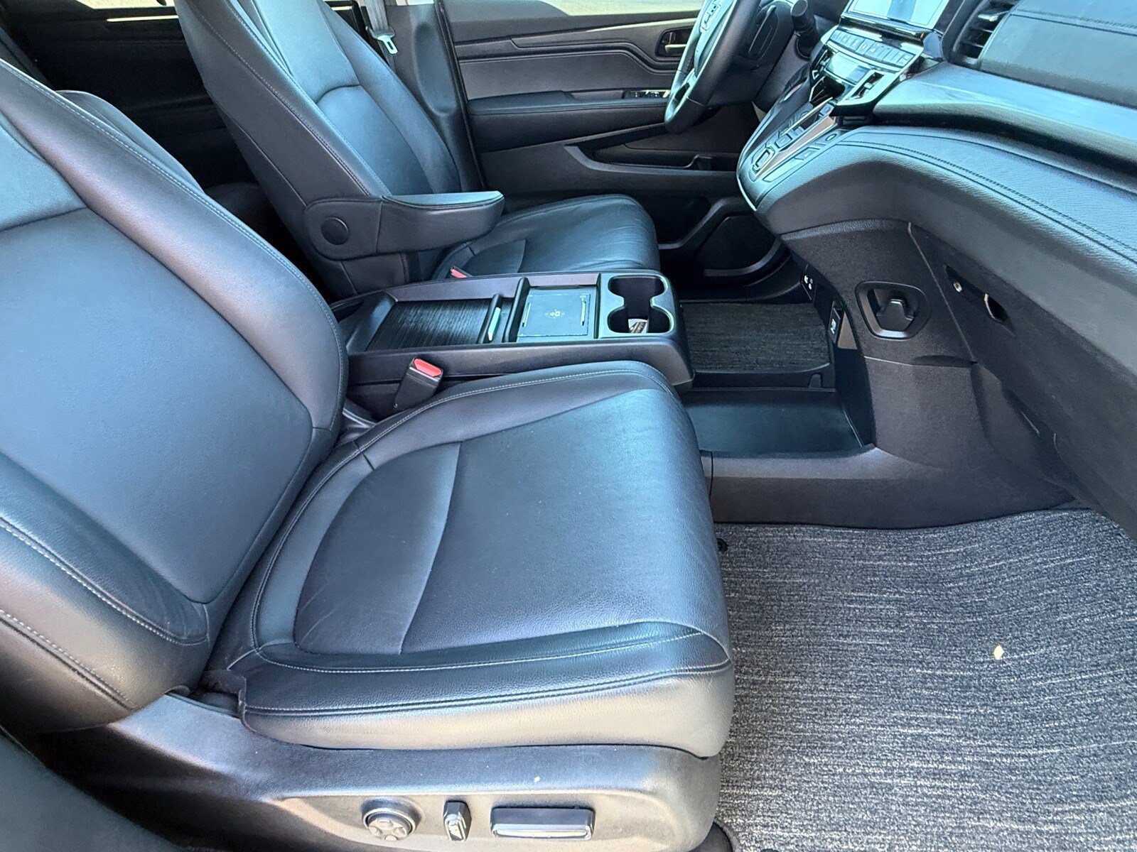 Used 2025 Honda Odyssey EX-L image 10