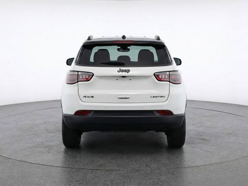 Used 2025 Jeep Compass Trailhawk image 6