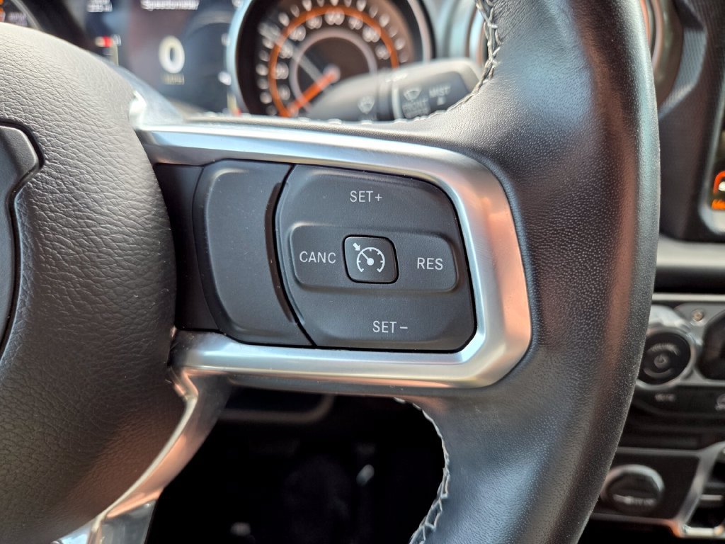 Used 2022 Jeep Wrangler Unlimited Sahara AWD/4WD image 27
