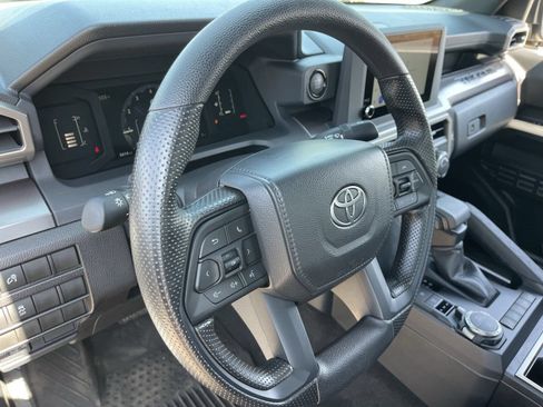 Used 2026 Toyota Tacoma SR5 AWD/4WD image 22