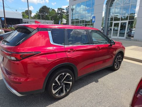 Used 2024 Mitsubishi Outlander SE AWD/4WD image 4