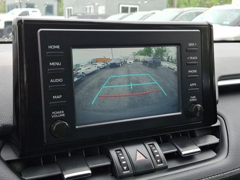 Used 2019 Toyota RAV4 XLE Premium w/ Cold Weather Package AWD/4WD image 18