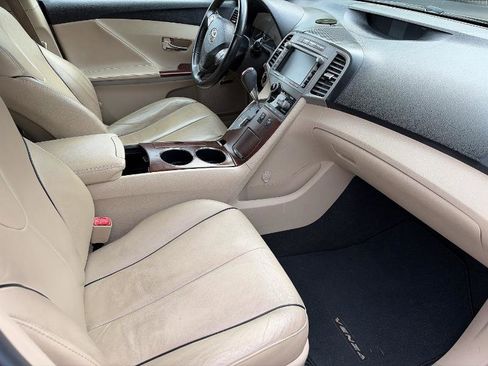 Used 2011 Toyota Venza AWD image 6