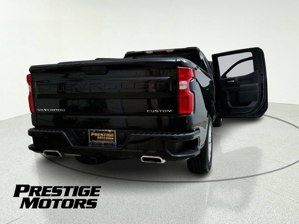 Used 2019 Chevrolet Silverado 1500 Custom w/ Custom Value Package AWD/4WD image 13