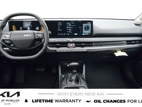 New 2026 Kia K4 FWD image 18