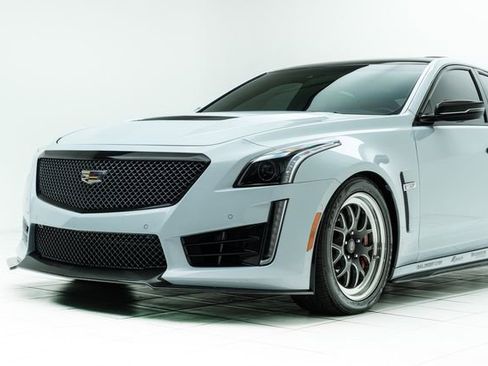 Used 2018 Cadillac CTS V w/ Carbon Fiber Package image 12