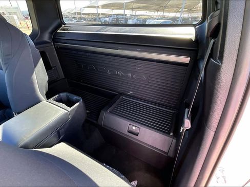 Used 2024 Toyota Tacoma SR image 18