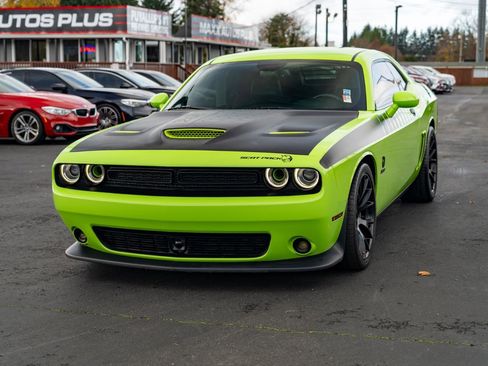Used 2015 Dodge Challenger R/T Scat Pack w/ Scat Pack Appearance Package image 4