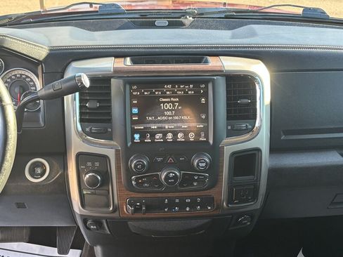 Used 2015 RAM 2500 Laramie w/ Convenience Group AWD/4WD image 17