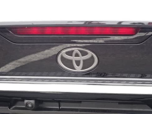 Certified 2026 Toyota Prius Plug-In Hybrid FWD image 9