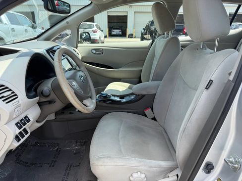 Used 2012 Nissan Leaf SL w/ Recycling/Organizational Pkg FWD image 2