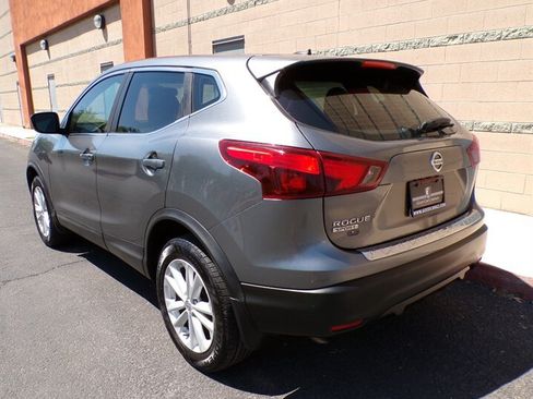 Used 2017 Nissan Rogue Sport S w/ S Appearance Package FWD image 6