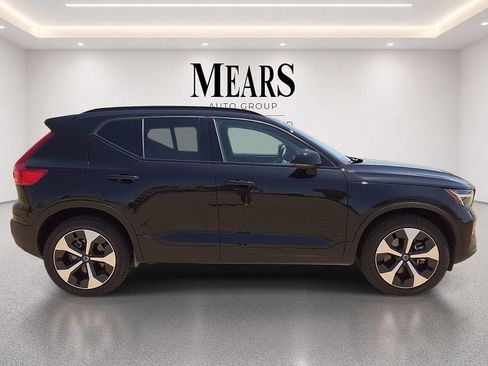 Certified 2026 Volvo XC40 B5 Plus AWD/4WD image 7
