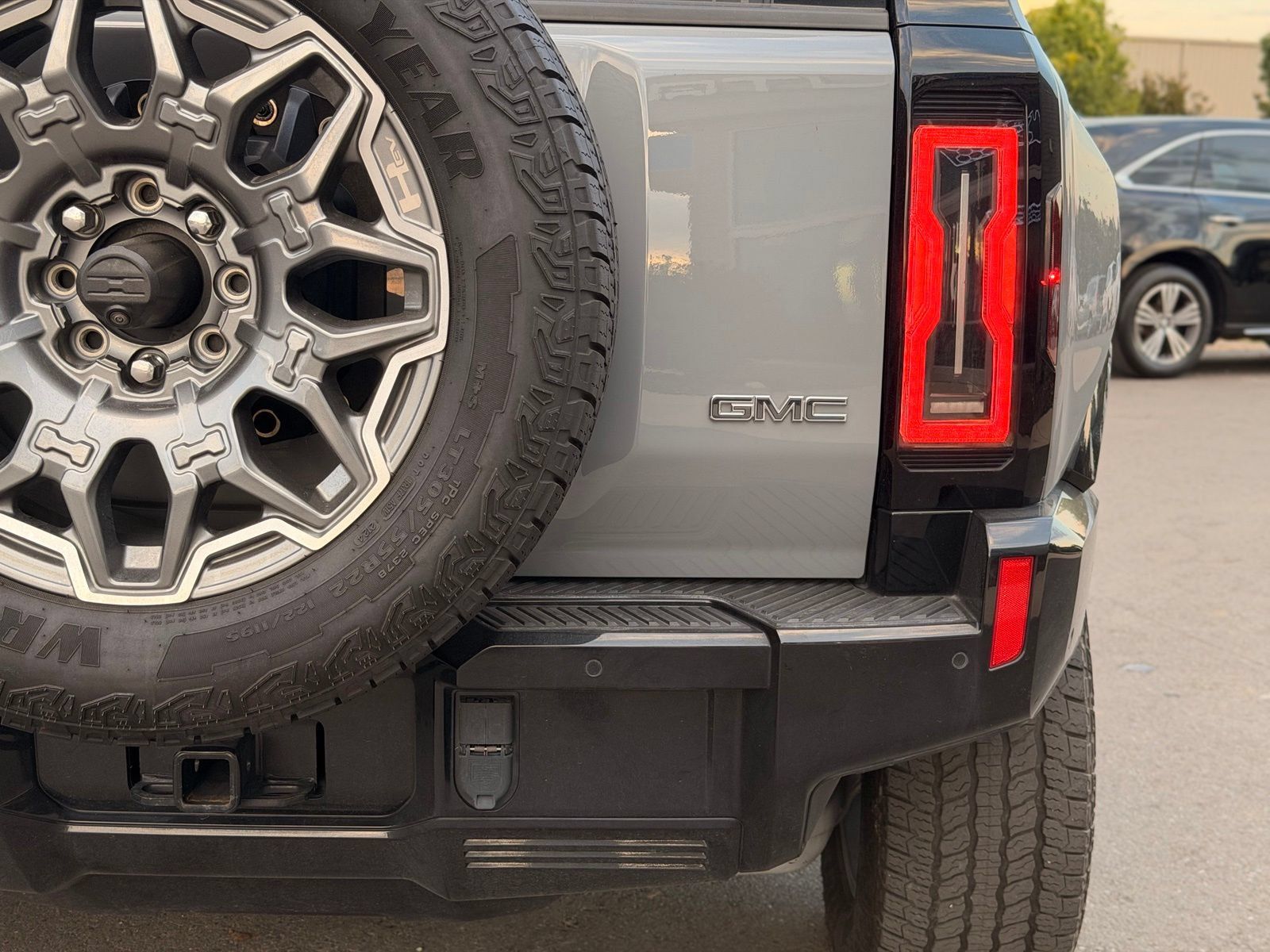 Used 2024 GMC Hummer EV 3X AWD/4WD image 14