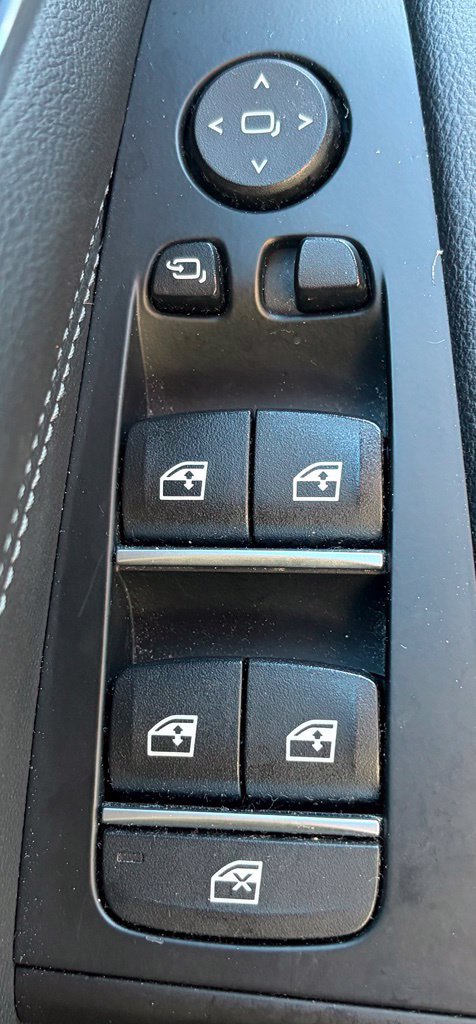 Used 2021 BMW X5 M50i AWD/4WD image 17