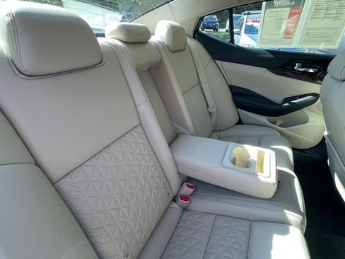 Used 2017 Nissan Maxima Platinum image 27