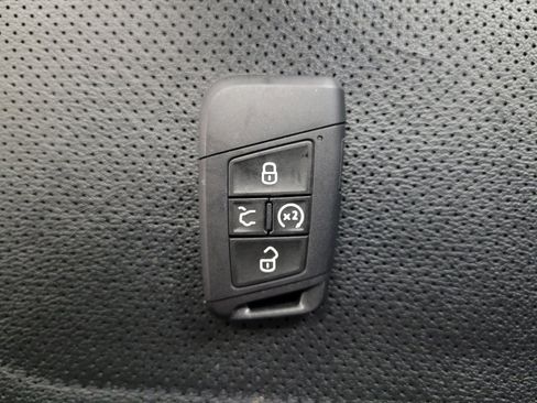 Used 2019 Volkswagen Jetta SEL Premium FWD image 32