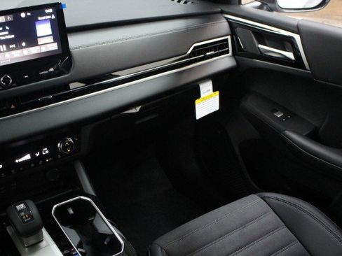 New 2026 Mitsubishi Outlander LE image 22