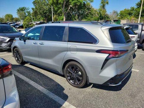Used 2024 Toyota Sienna XSE FWD image 7