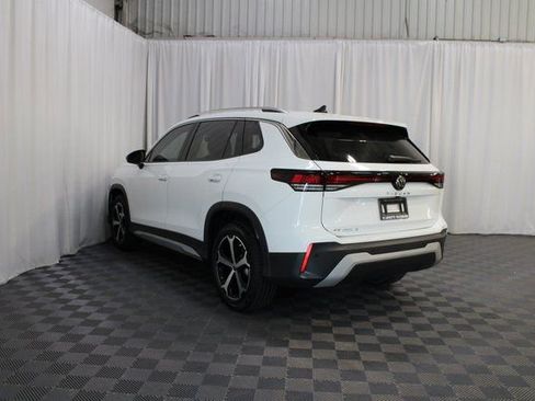 New 2025 Volkswagen Tiguan SE FWD image 23