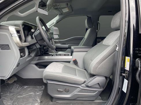 New 2026 Ford F250 XLT w/ XLT Premium Package image 4