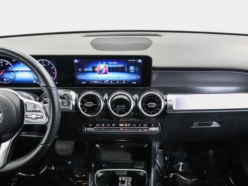 Used 2022 Mercedes-Benz GLB 250 4MATIC image 13