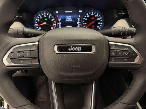 Used 2025 Jeep Compass Limited AWD/4WD image 12