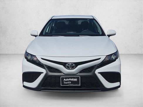 Used 2024 Toyota Camry SE w/ Convenience Package FWD image 3