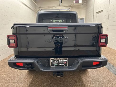 Used 2021 Jeep Gladiator Sport AWD/4WD image 3