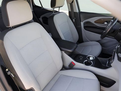 Used 2021 GMC Terrain SLE image 33