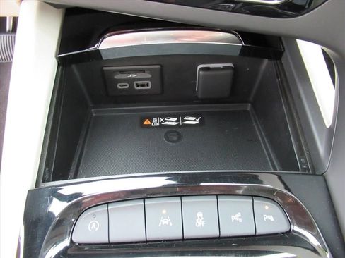 Used 2023 Buick Envision Avenir image 27