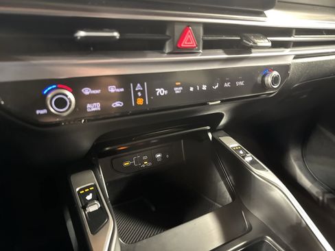 Certified 2025 Kia Sorento EX image 27