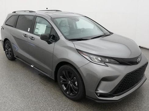 New 2026 Toyota Sienna XSE FWD image 13