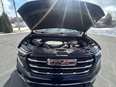 Used 2025 GMC Acadia Elevation image 10