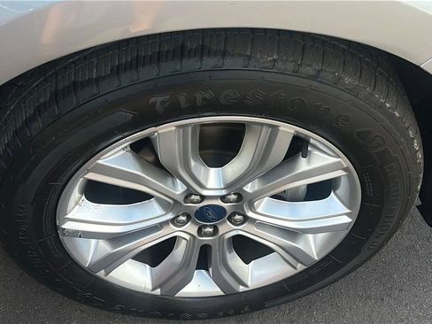 Used 2020 Ford Edge Titanium w/ Equipment Group 301A FWD image 18