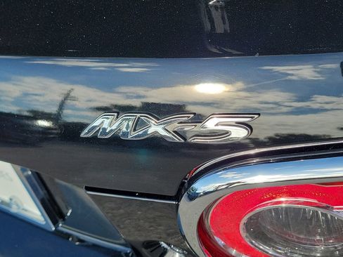 Used 2009 MAZDA MX-5 Miata Sport image 8